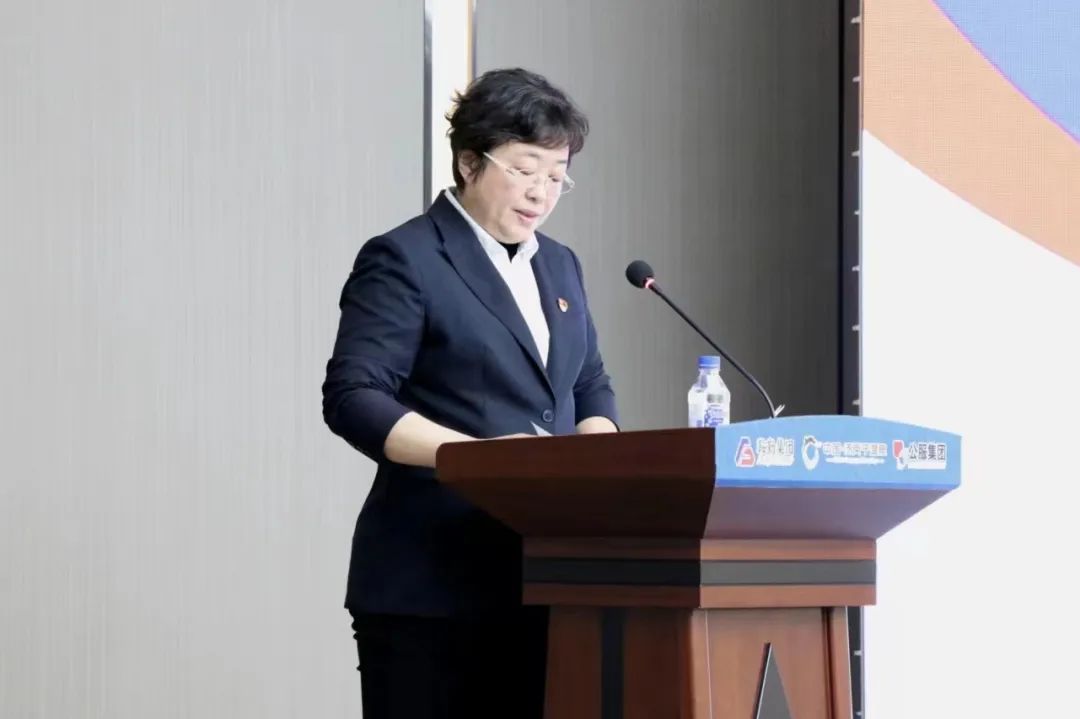 鞍勤集團(tuán)、溫泉集團(tuán)、公服集團(tuán)2023年新任干部任前集體談話(huà)及集體送任儀式圓滿(mǎn)結(jié)束