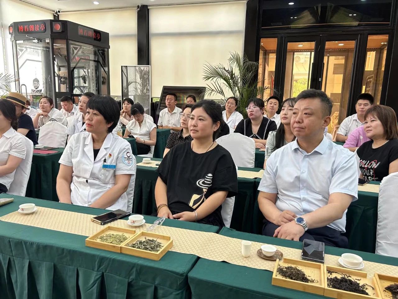 茶情雅韻 品香滌心丨鞍勤集團、溫泉集團、公服集團茶藝興趣班開課